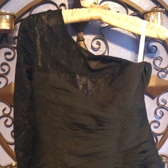 Formal gown - Picture 3 of 8